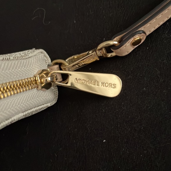 Michael Kors continental wallet - Picture 2 of 9